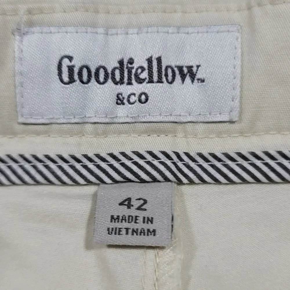 $10 Sale NWT Goodiefellow & Co Beige Flat Front Shorts
